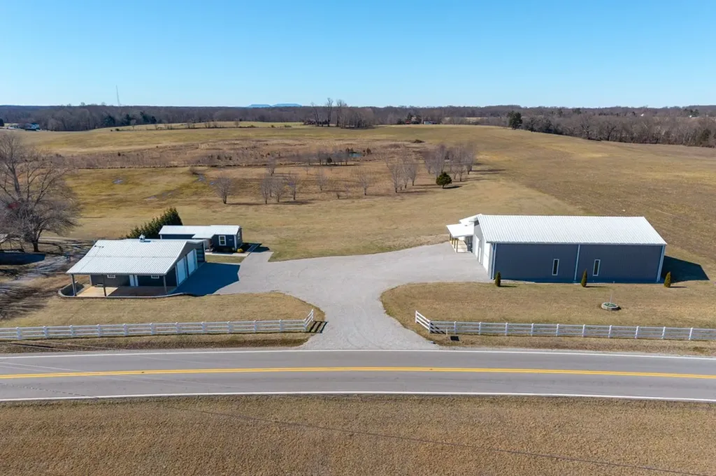 14630 Old Kentucky Road Walling TN 38587