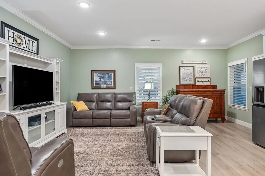 14630 Old Kentucky Road Walling TN 38587