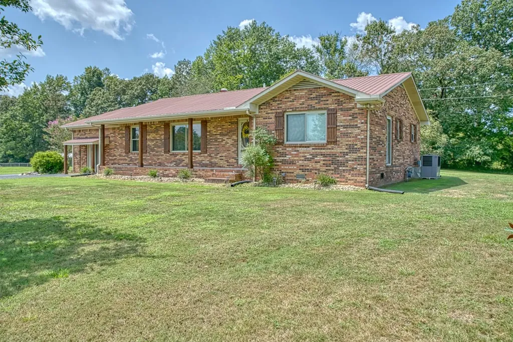 244 Bob Johnson Lane Cookeville TN 38501