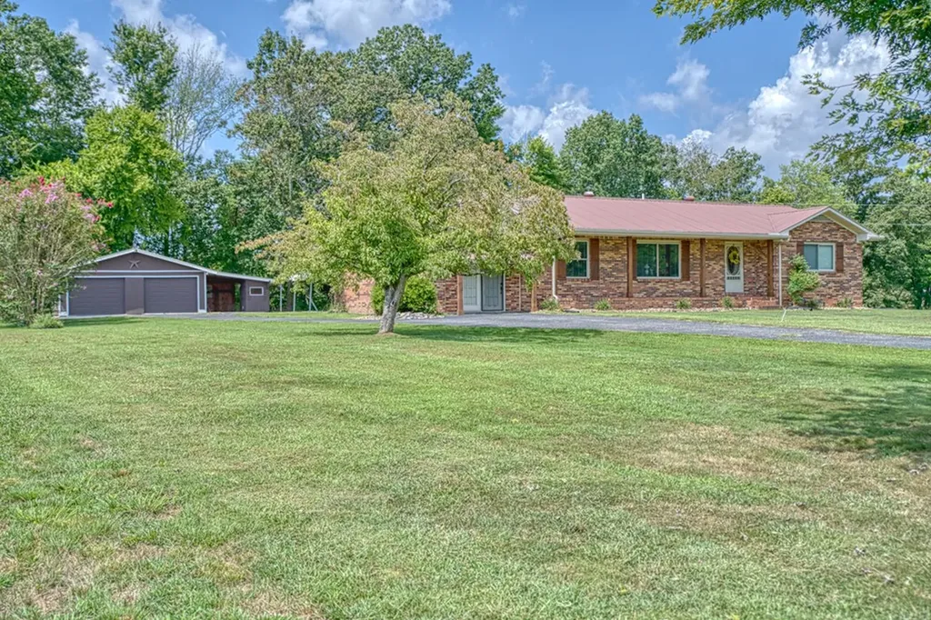 244 Bob Johnson Lane Cookeville TN 38501