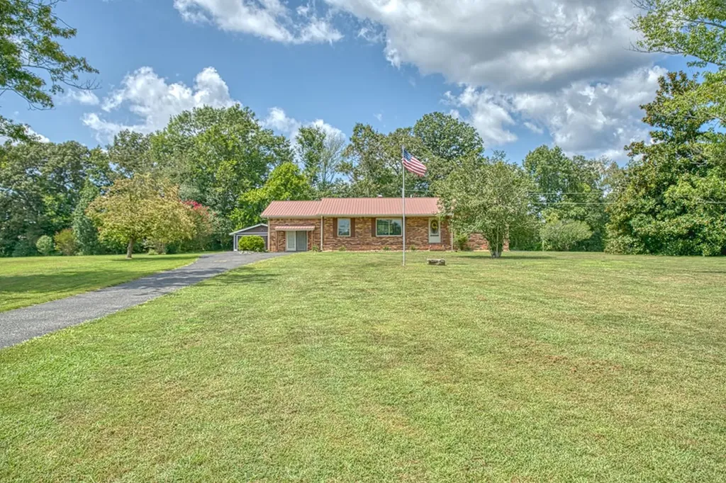 244 Bob Johnson Lane Cookeville TN 38501