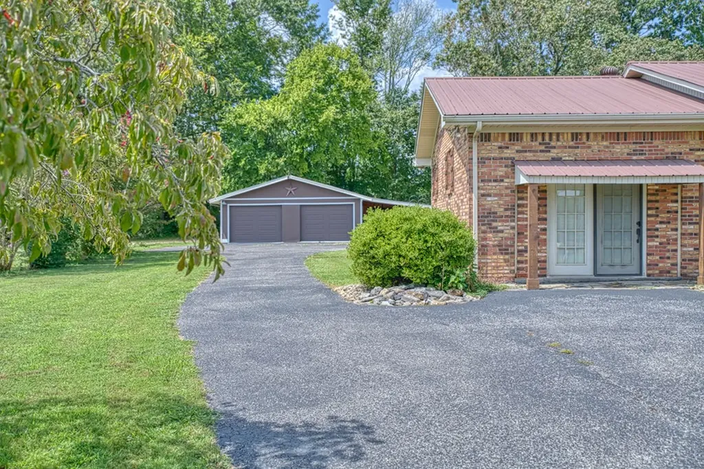 244 Bob Johnson Lane Cookeville TN 38501