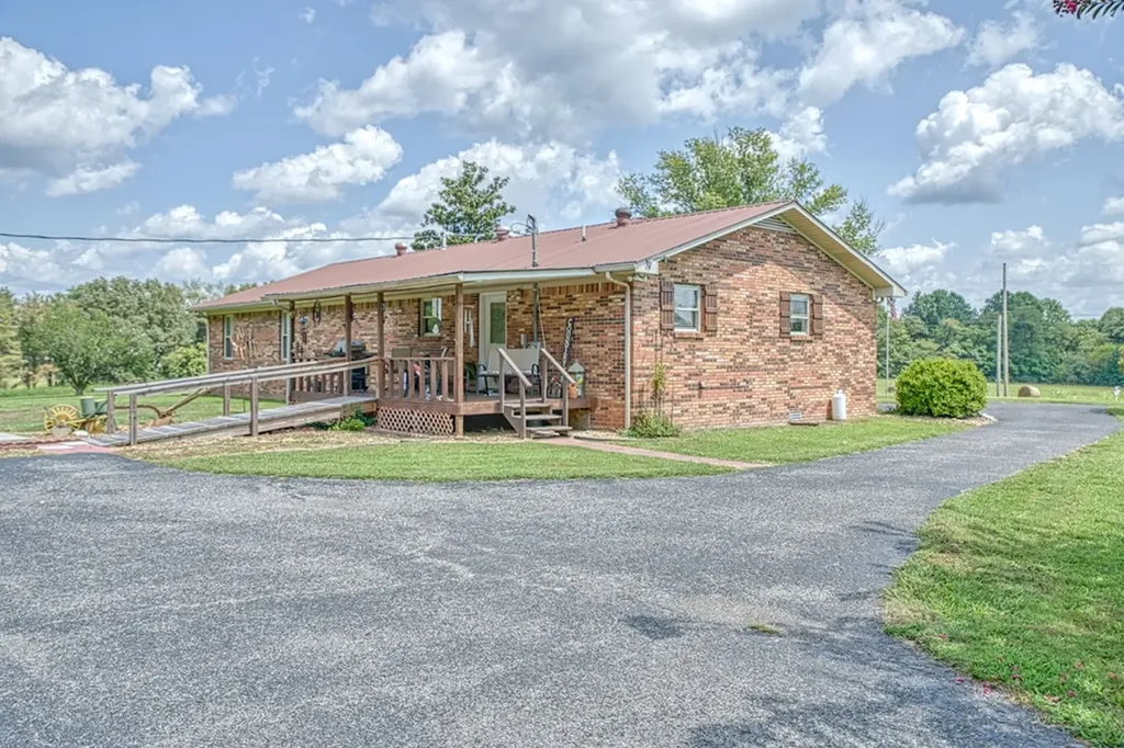 244 Bob Johnson Lane Cookeville TN 38501