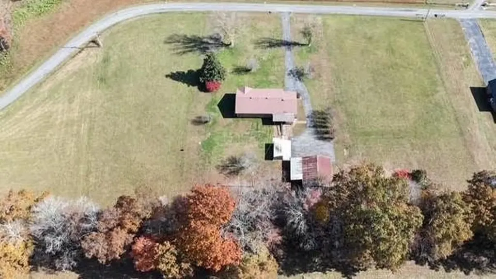 244 Bob Johnson Lane Cookeville TN 38501