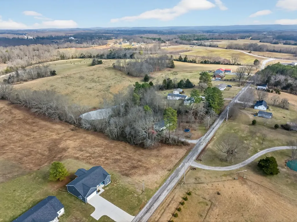 4405 Window Cliff Road Baxter TN 38544