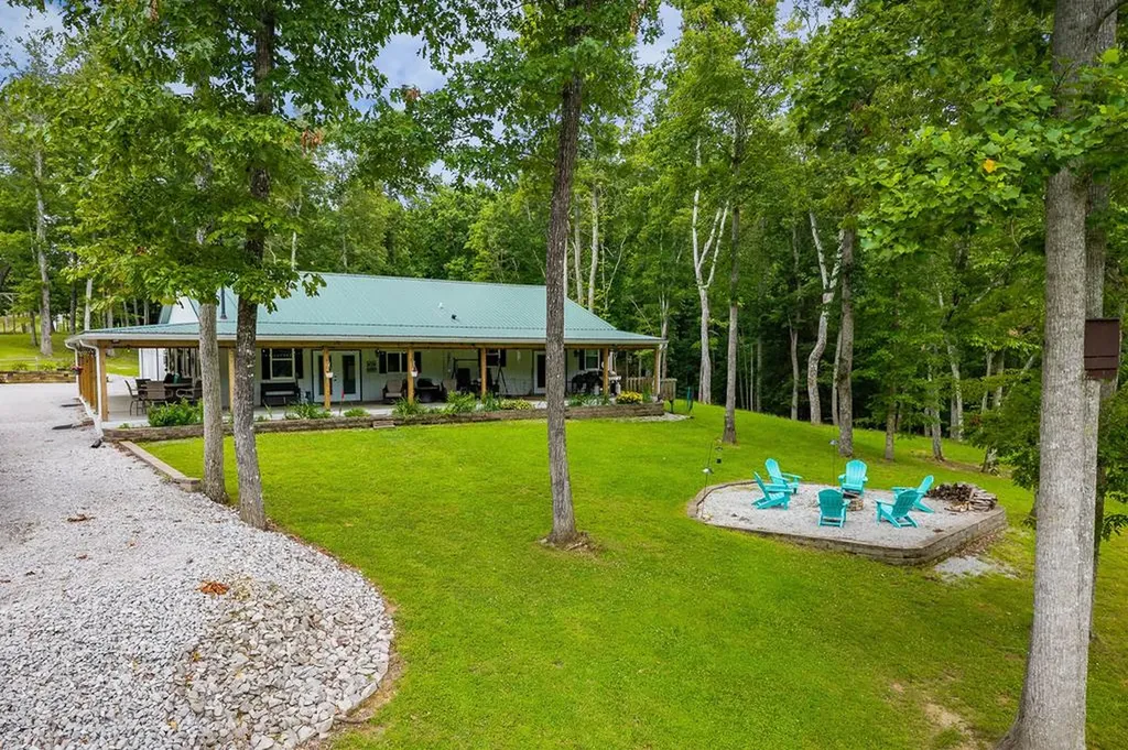 137 Allen Way Crossville TN 38572