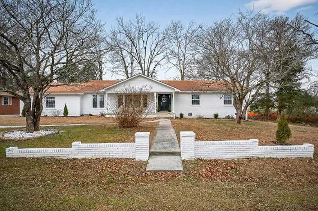 407 Whaley Street Smithville TN 37166