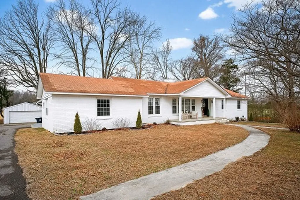 407 Whaley Street Smithville TN 37166