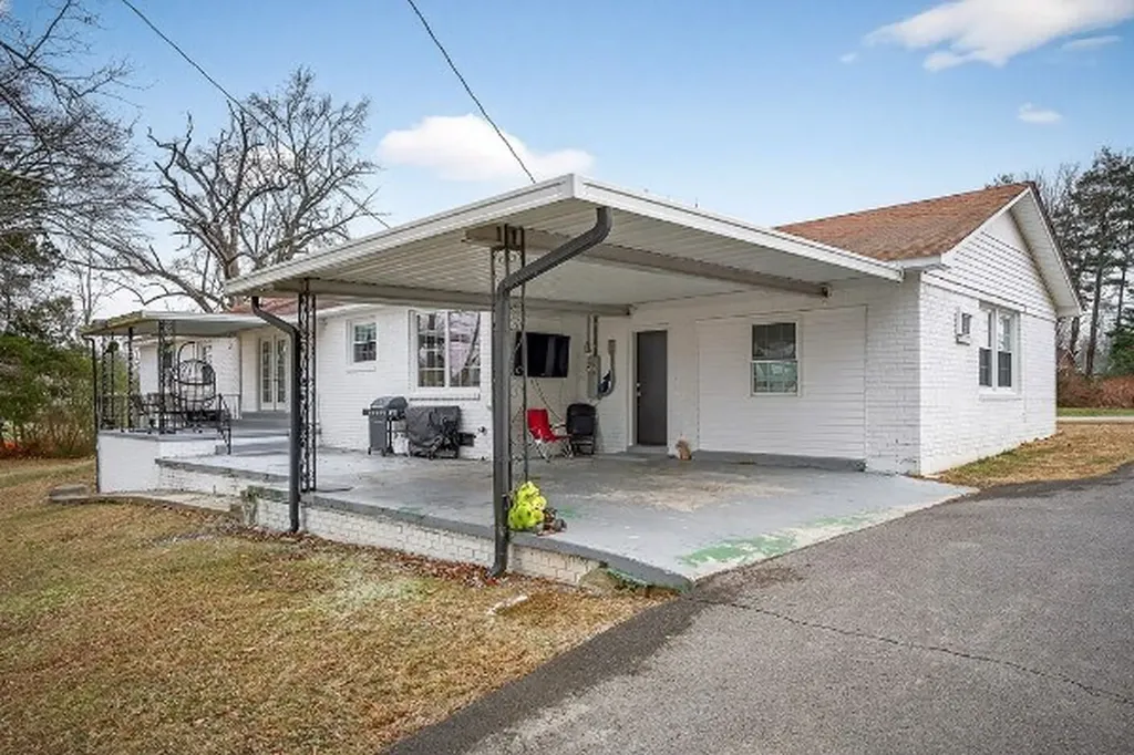 407 Whaley Street Smithville TN 37166