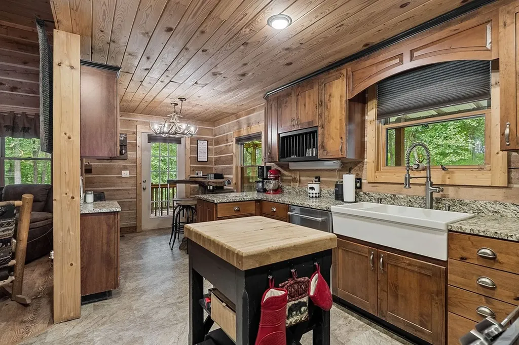 137 Allen Way Crossville TN 38572