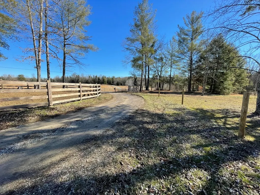 4282 Standing Rock Road Jamestown TN 38556