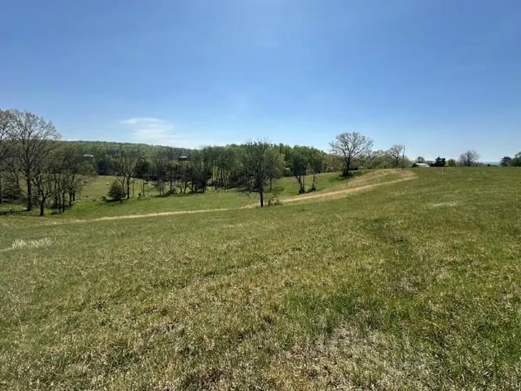 515 Jericho Road Quebeck TN 38579