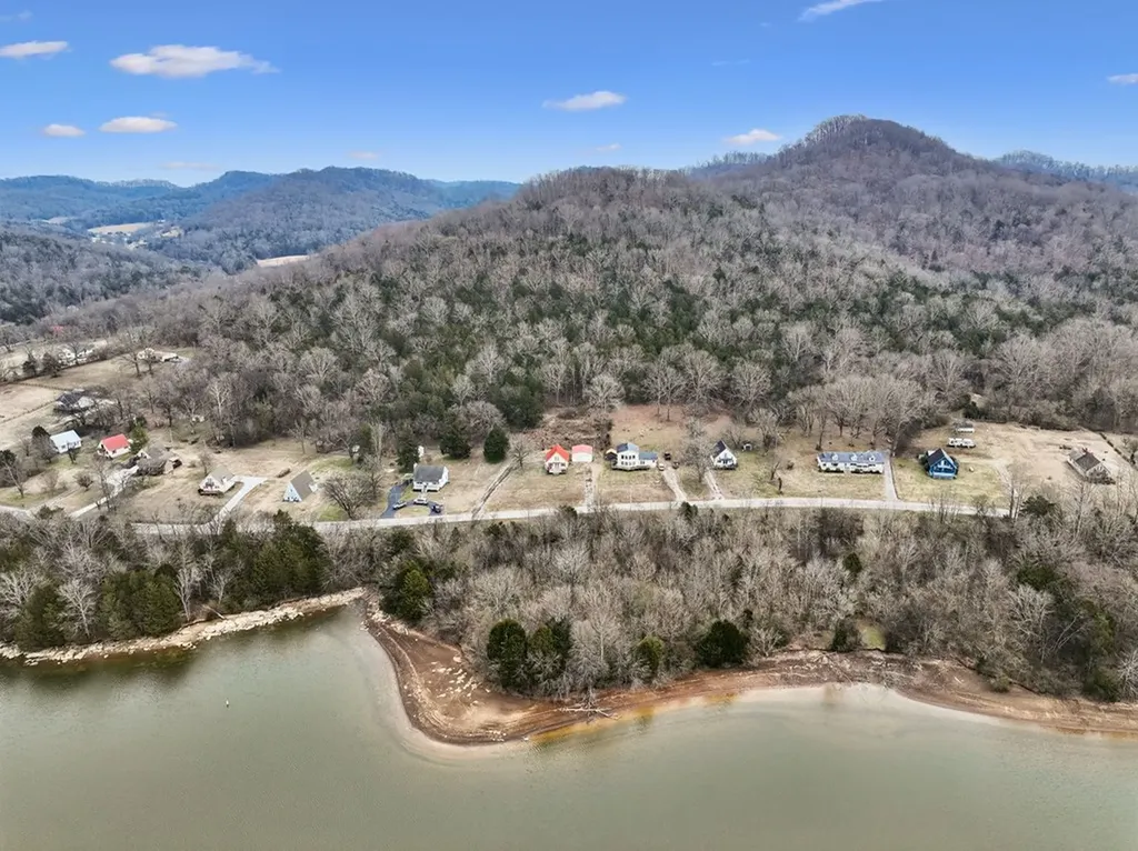 177 Lakeside Drive Carthage TN 37030