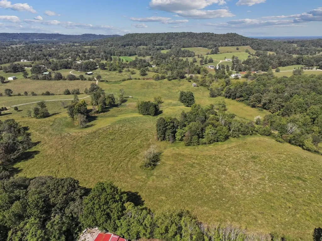 515 Jericho Road Quebeck TN 38579