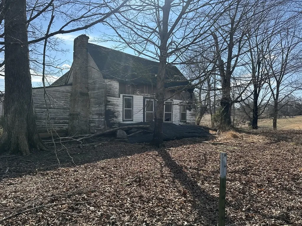 515 Jericho Road Quebeck TN 38579