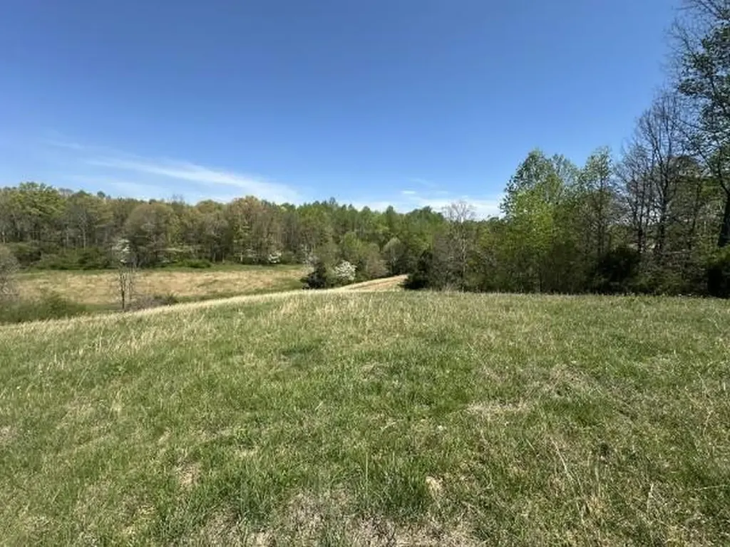 515 Jericho Road Quebeck TN 38579