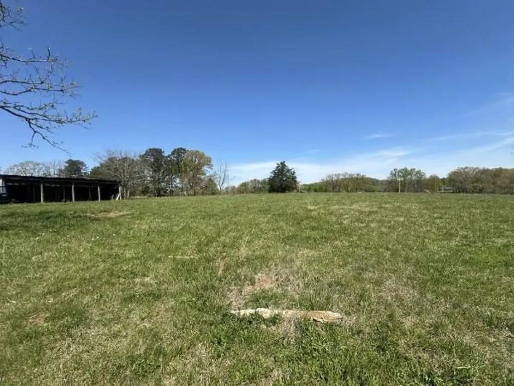 515 Jericho Road Quebeck TN 38579