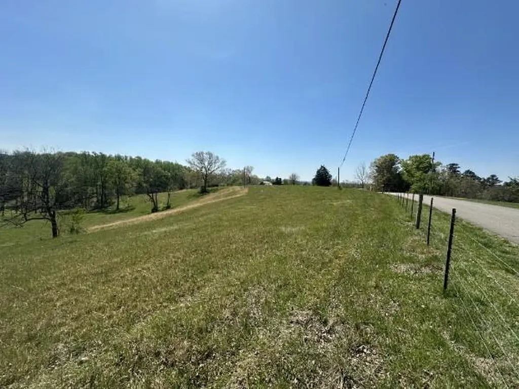 515 Jericho Road Quebeck TN 38579