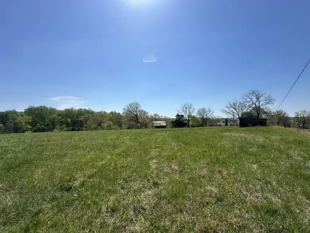 515 Jericho Road Quebeck TN 38579