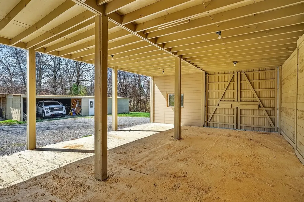 1400 E 1410 College Street Spencer TN 38585