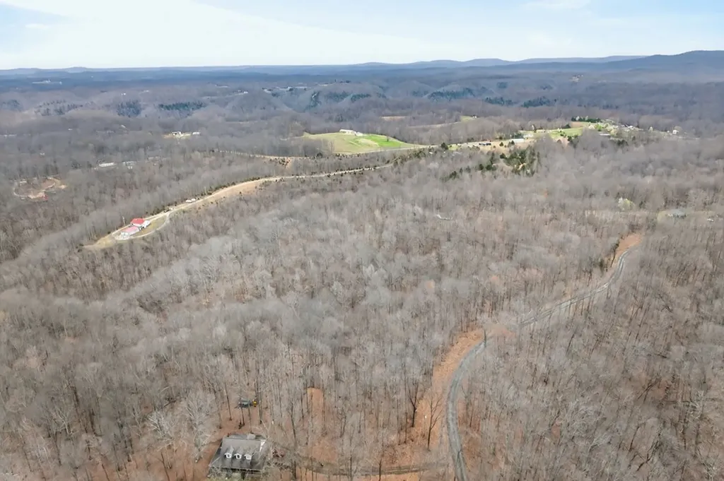 5 Acres Benton Tidwell Road Hilham TN 38568