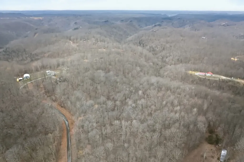 5 Acres Benton Tidwell Road Hilham TN 38568