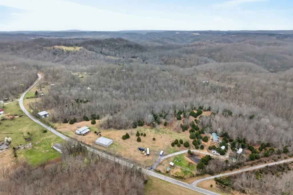 2344 Turkeytown Road Hilham TN 38568