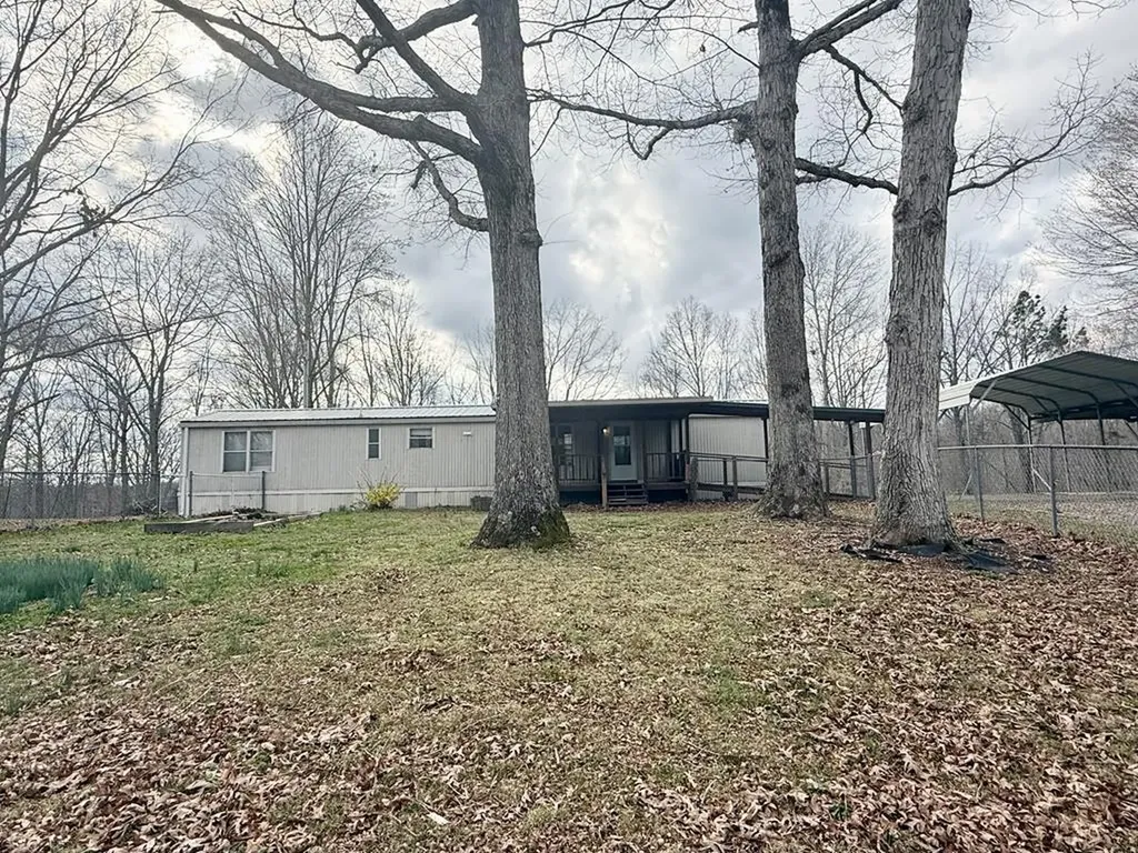 2191 Seven Knobs Road Gainesboro TN 38562-5527