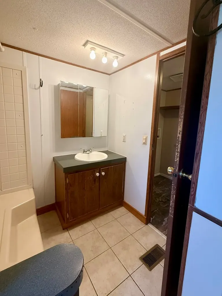 2191 Seven Knobs Road Gainesboro TN 38562-5527
