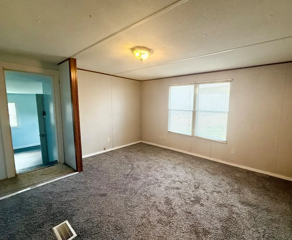 2191 Seven Knobs Road Gainesboro TN 38562-5527