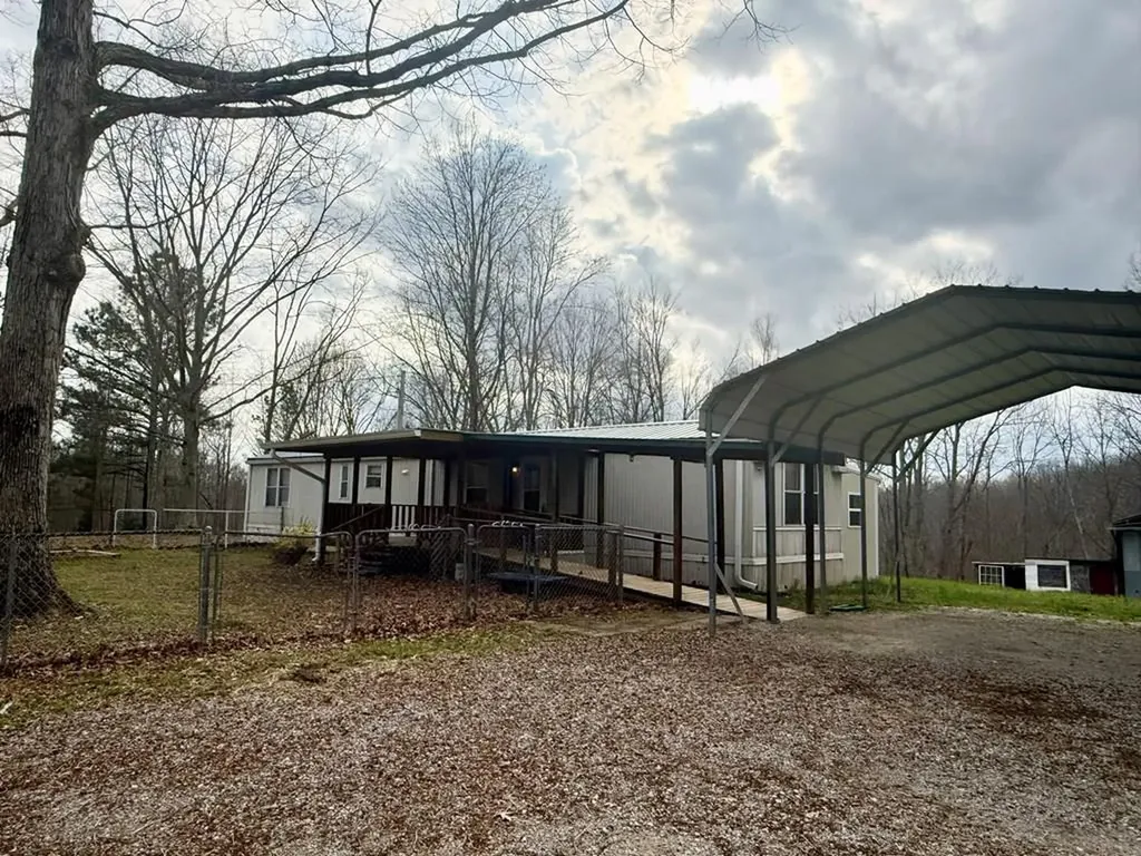 2191 Seven Knobs Road Gainesboro TN 38562-5527