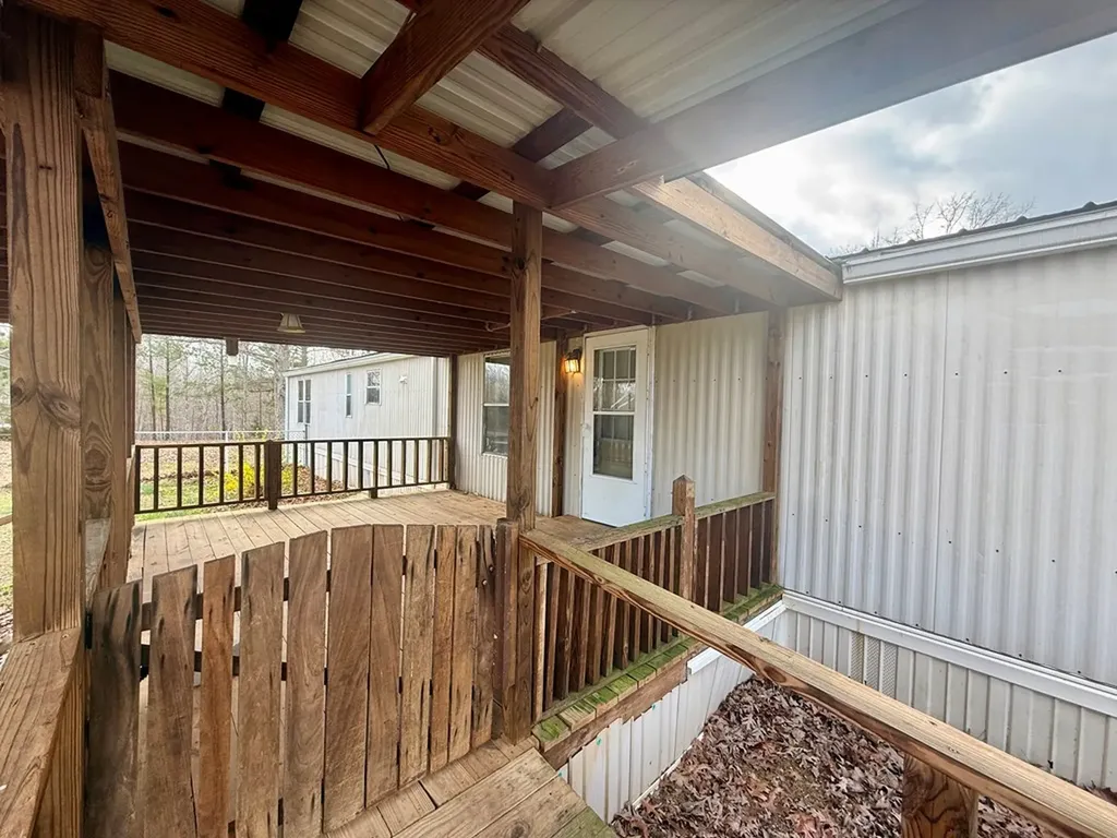 2191 Seven Knobs Road Gainesboro TN 38562-5527