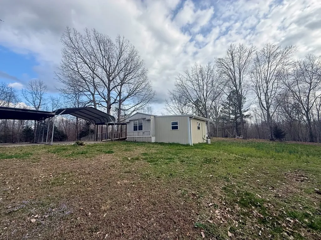 2191 Seven Knobs Road Gainesboro TN 38562-5527