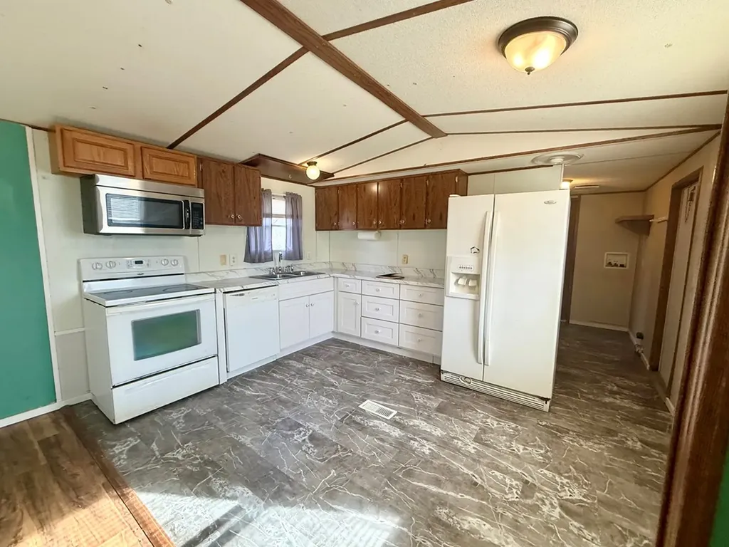 2191 Seven Knobs Road Gainesboro TN 38562-5527