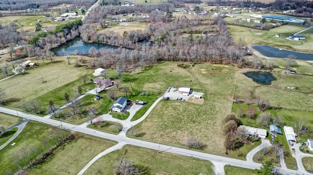 7616 Plateau Road Crossville TN 38571