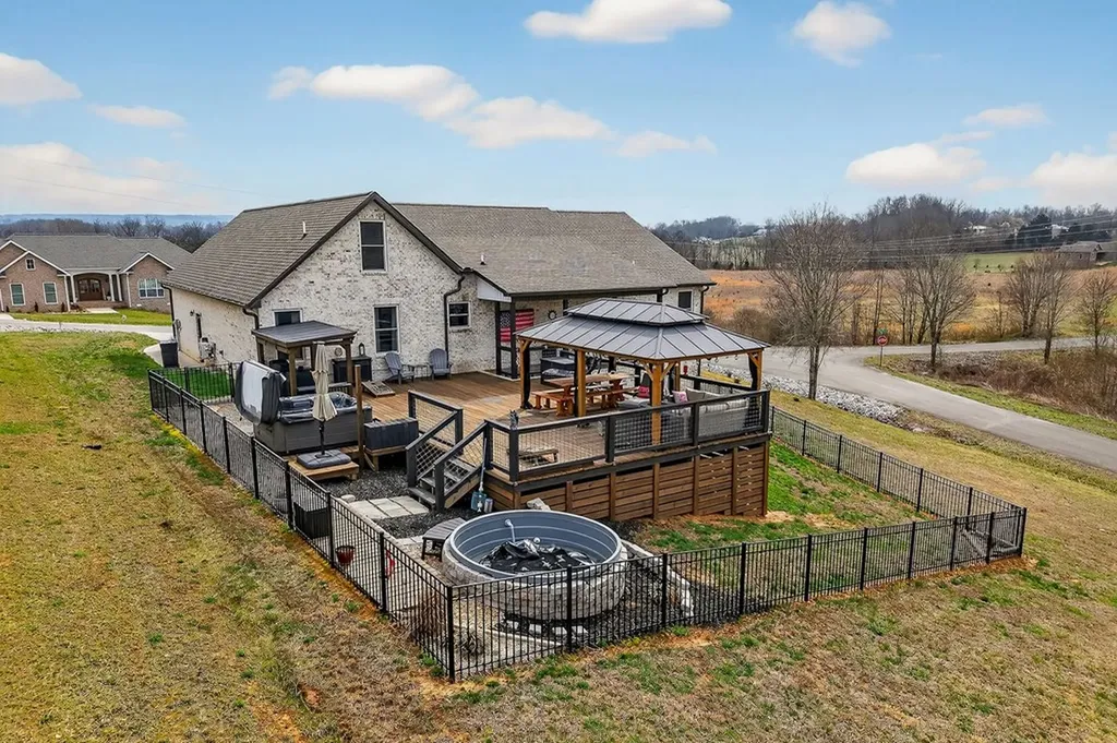 683 Blue Water Drive Cookeville TN 38506