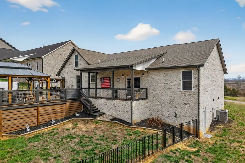 683 Blue Water Drive Cookeville TN 38506