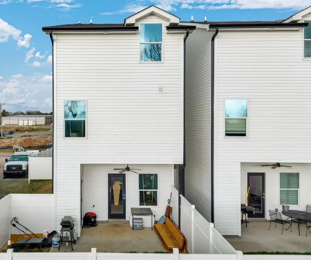 100 Carlton Avenue Lebanon TN 37090