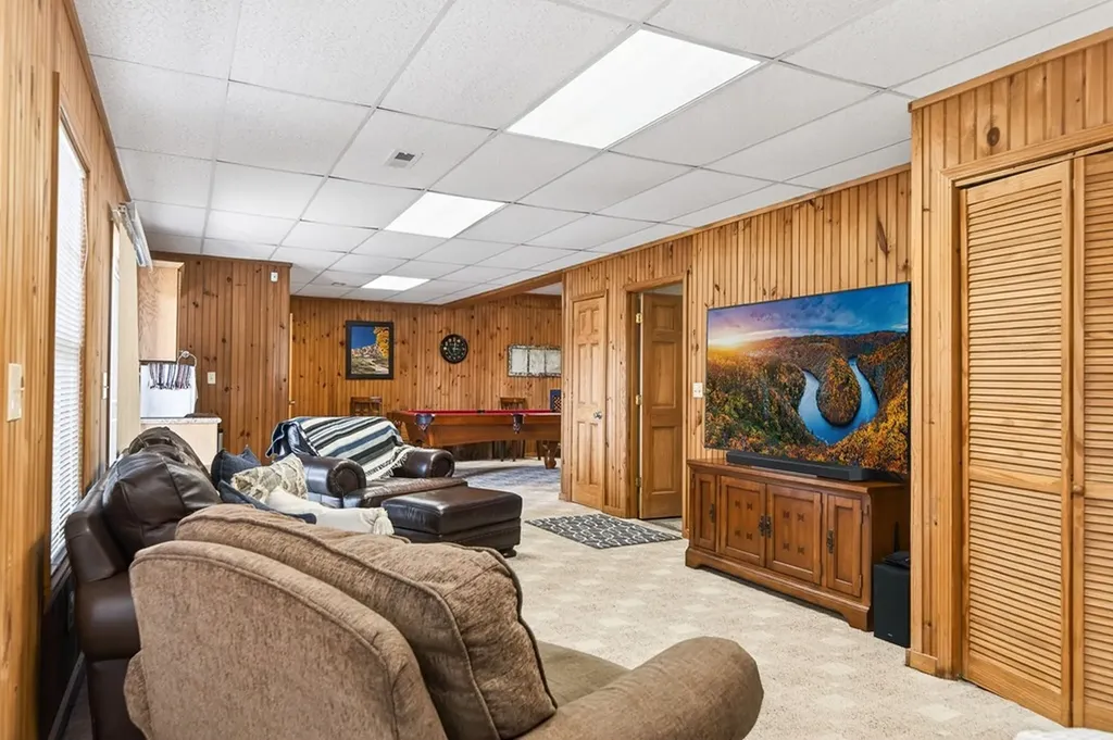 1020 Eastridge Drive Byrdstown TN 38549