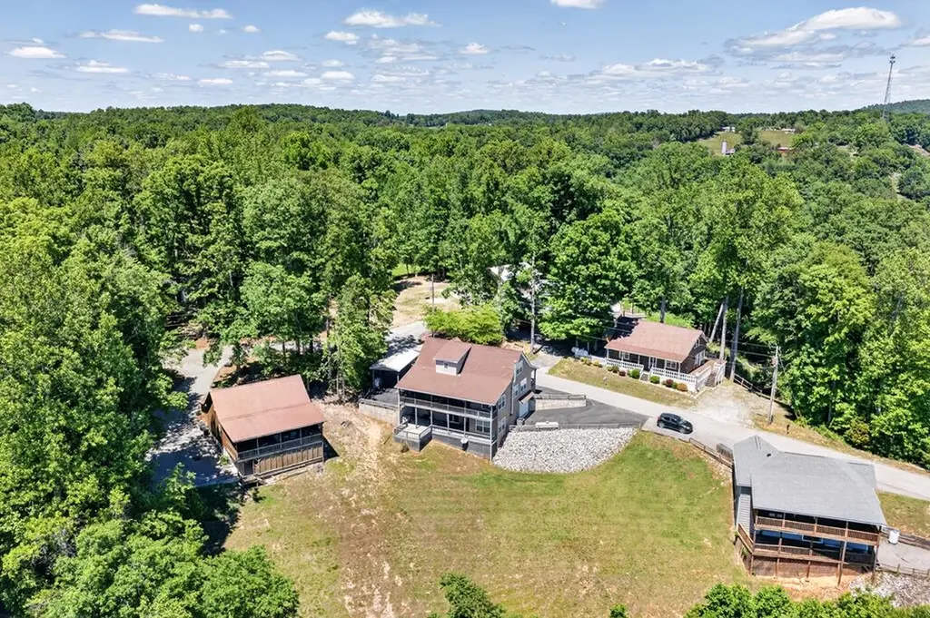 1020 Eastridge Drive Byrdstown TN 38549