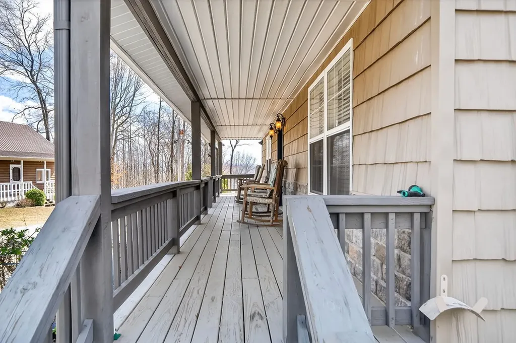 1020 Eastridge Drive Byrdstown TN 38549