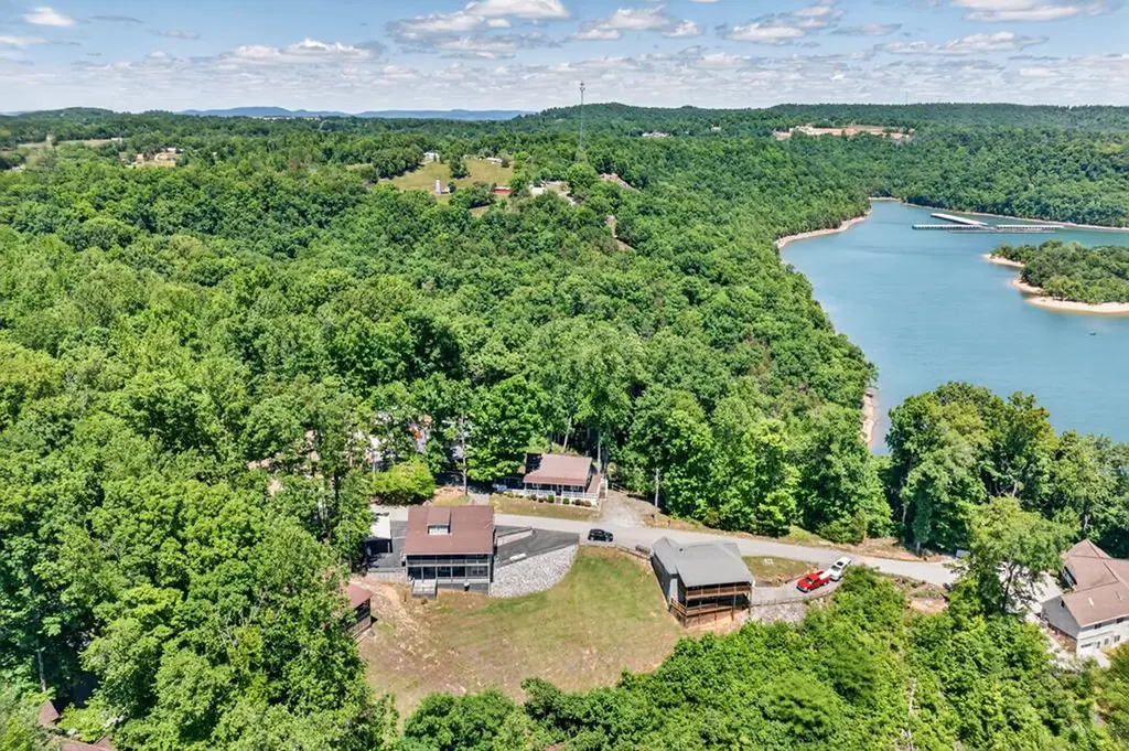 1020 Eastridge Drive Byrdstown TN 38549