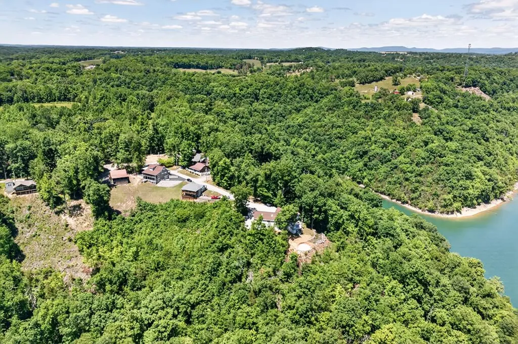 1020 Eastridge Drive Byrdstown TN 38549