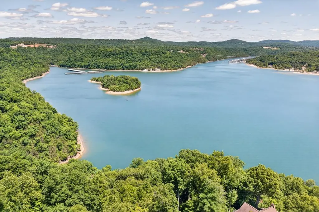 1020 Eastridge Drive Byrdstown TN 38549