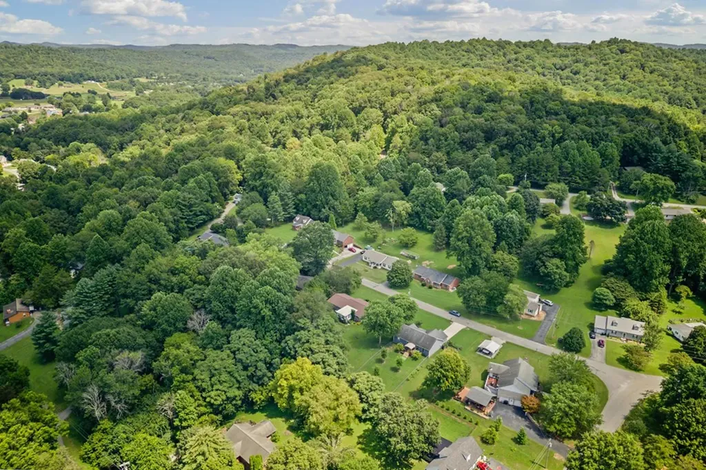 1561 Edgefield Court Cookeville TN 38506