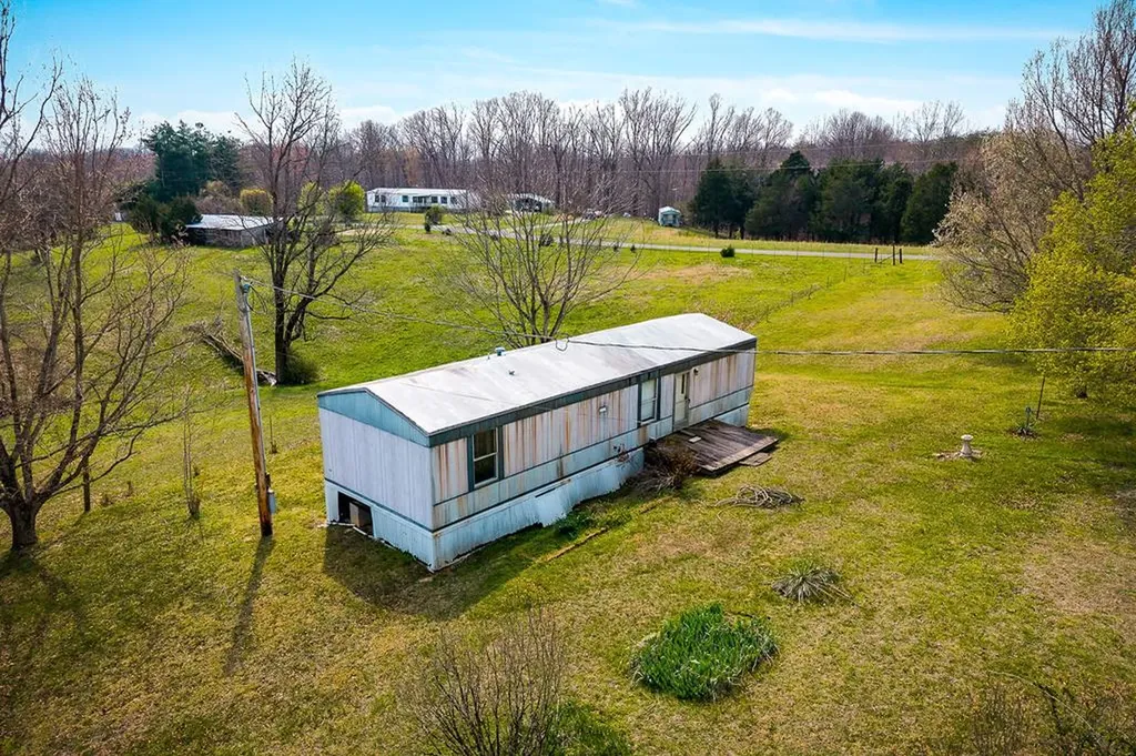 262 Burristown Paradise Lane Gainesboro TN 38562