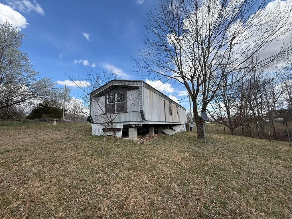 262 Burristown Paradise Lane Gainesboro TN 38562