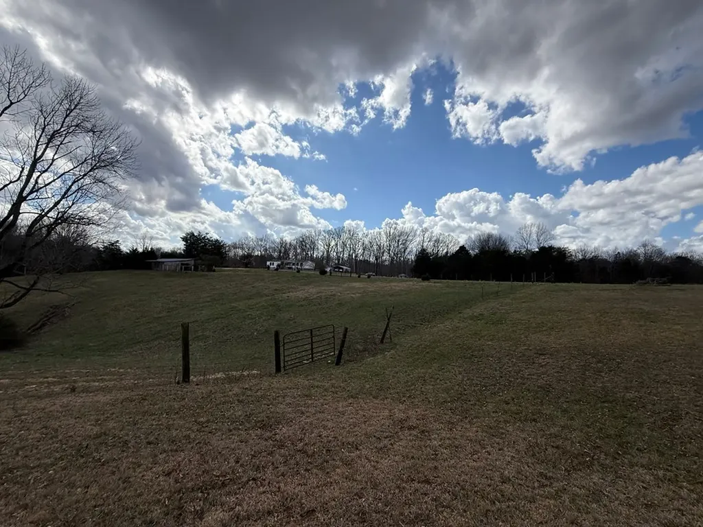 262 Burristown Paradise Lane Gainesboro TN 38562