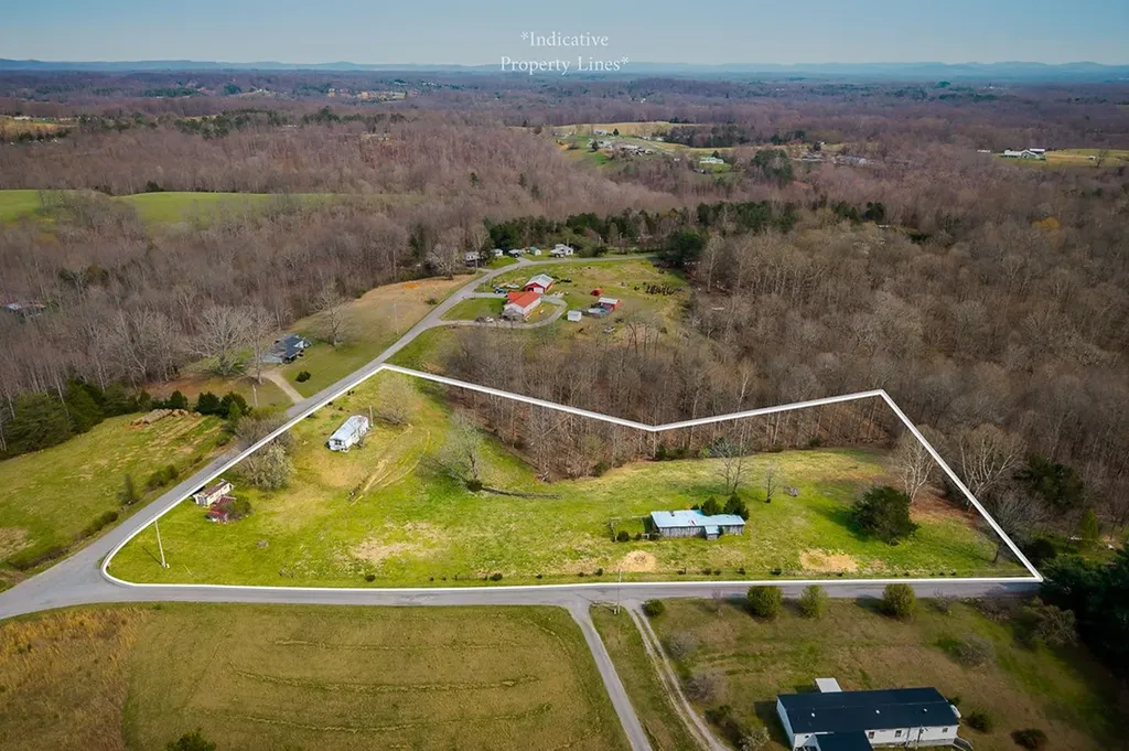 262 Burristown Paradise Lane Gainesboro TN 38562