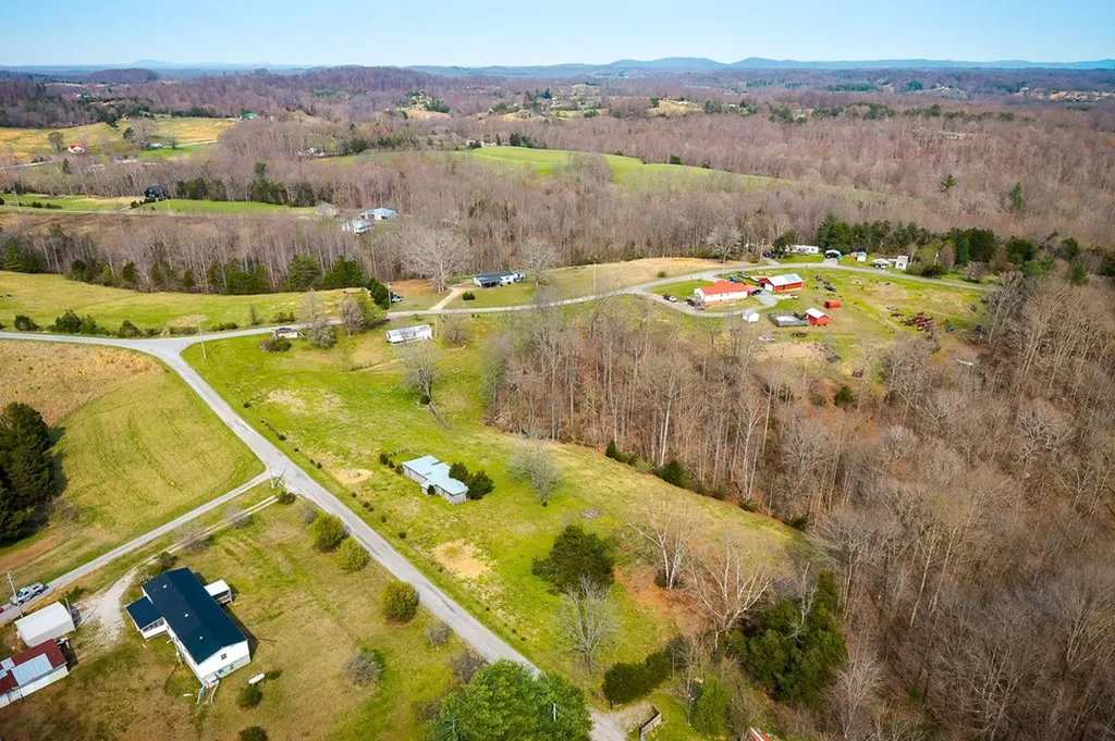 262 Burristown Paradise Lane Gainesboro TN 38562